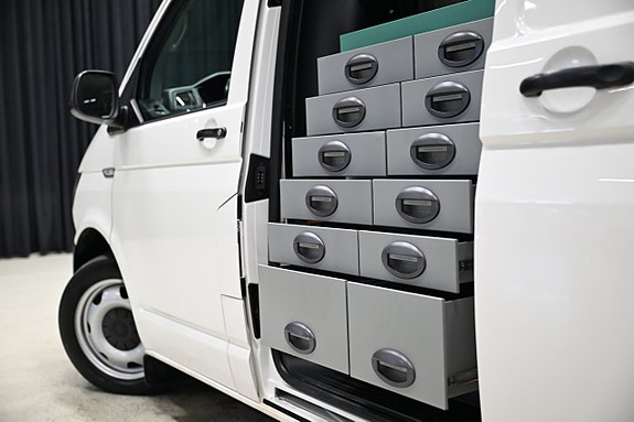 Volkswagen Transporter 4 of 5