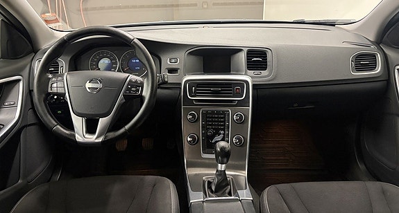 Volvo V60 7 of 11