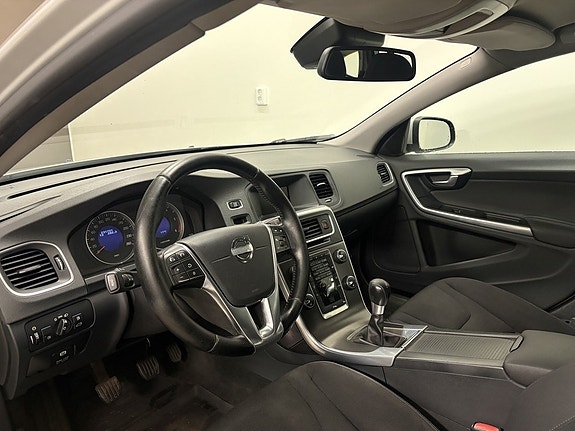 Volvo V60 8 of 11