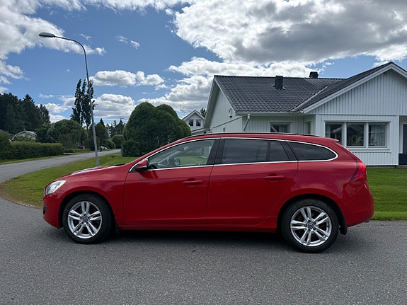 Volvo V60 3 of 5