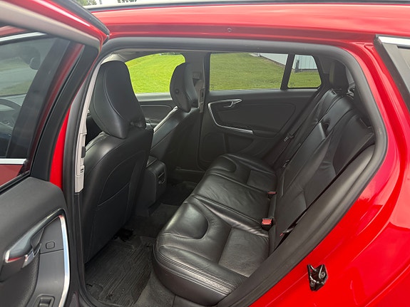Volvo V60 7 of 11