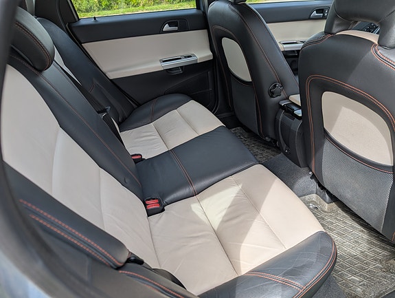 Volvo V50 4 of 5