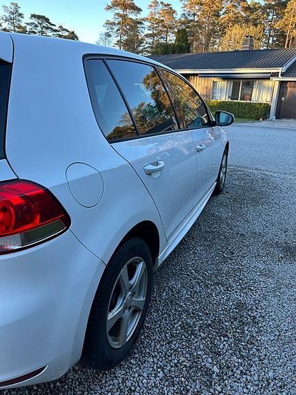Volkswagen Golf VI 2 of 5