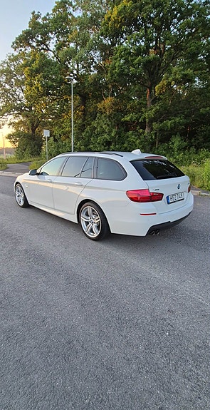 BMW 520d 2 of 5