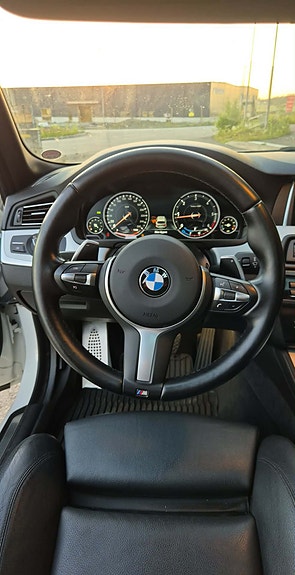 BMW 520d 3 of 5