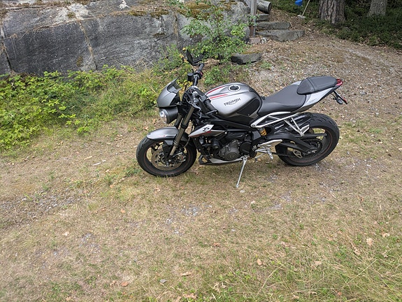 Triumph STREET TRIPLE 765 RS 2 of 5
