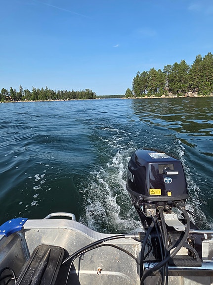 Kimple 410 Adventure och 9.8 hk Tohatsu 4 of 5