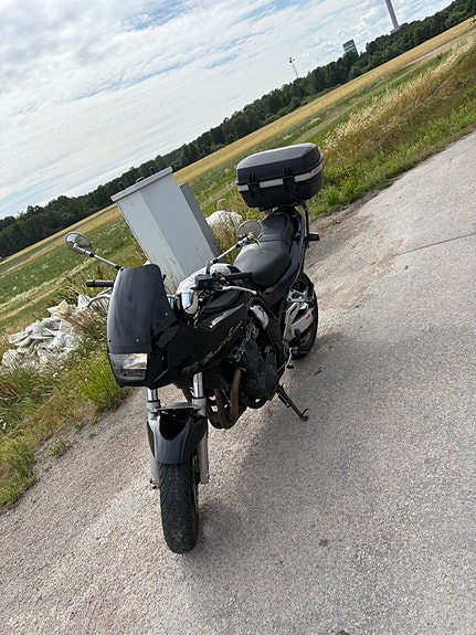 Suzuki GSF1200S Bandit 4 of 5