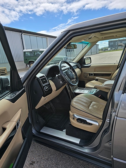 Land Rover Range Rover 3 of 5