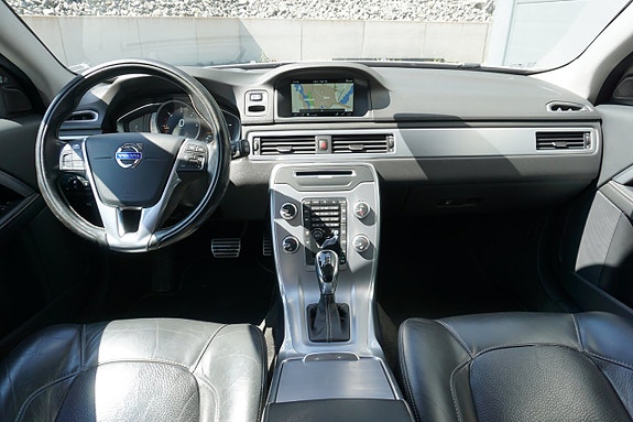 Volvo XC70 2 of 5