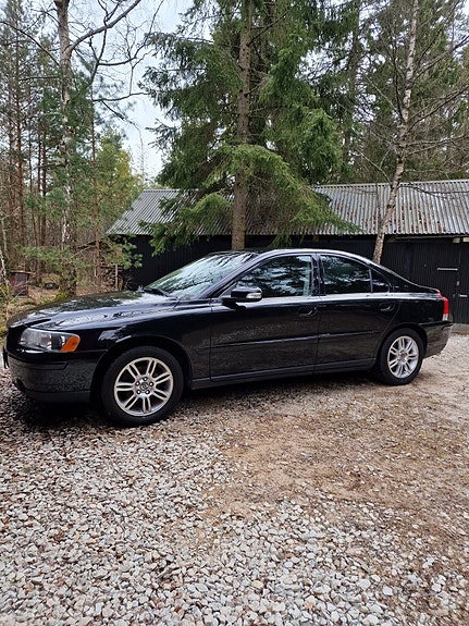 Volvo S60 3 of 3