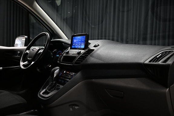 Ford Transit Connect 16 of 25