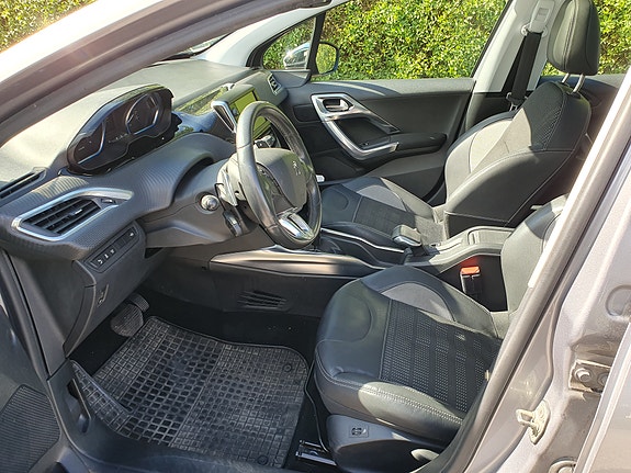 Peugeot 2008 4 of 5