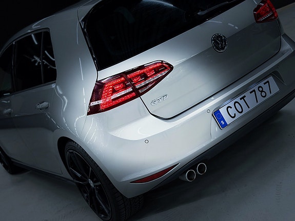 Volkswagen Golf VII 6 of 17