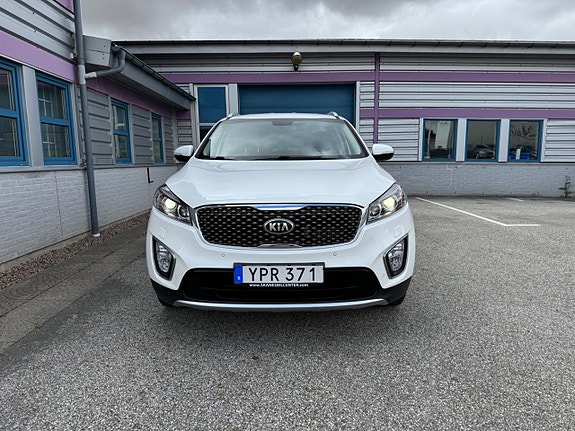 Kia Sorento 2 of 5