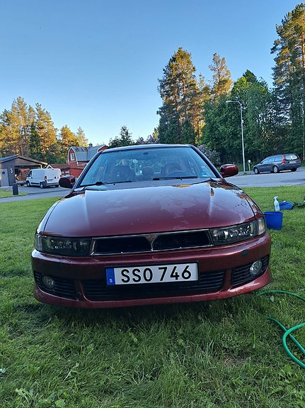 Mitsubishi Galant 2 of 5