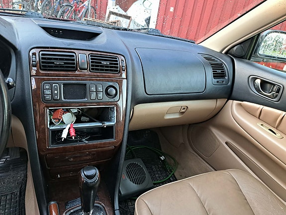 Mitsubishi Galant 5 of 5