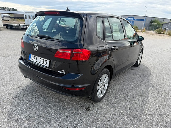 Volkswagen Golf Sportsvan 4 of 14