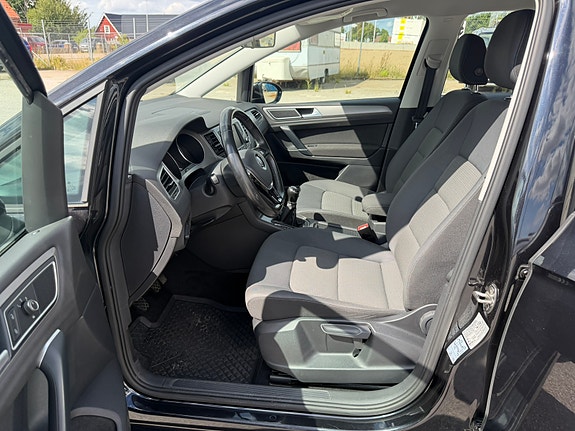 Volkswagen Golf Sportsvan 14 of 14