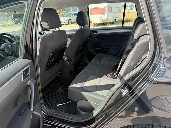 Volkswagen Golf Sportsvan 6 of 14
