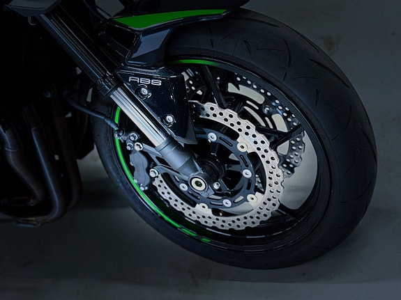 Kawasaki Z900 0.95 Svensksåld 125hk Akrapovic Fullservad 8 of 14