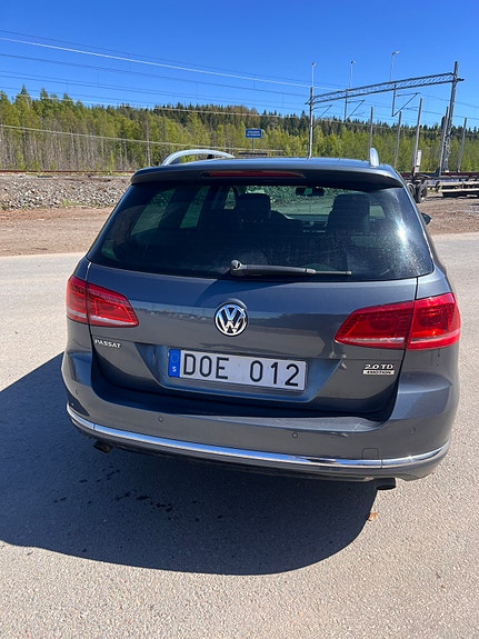 Volkswagen Passat 7 of 14