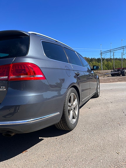 Volkswagen Passat 6 of 14