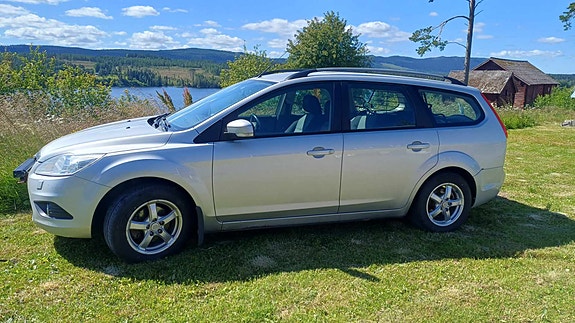 Ford Focus 2 of 5