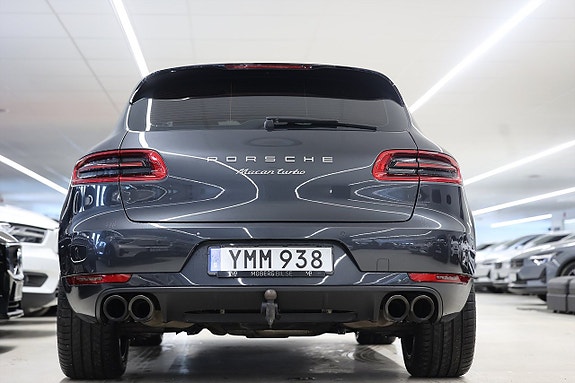 Porsche Macan Turbo 8 of 28