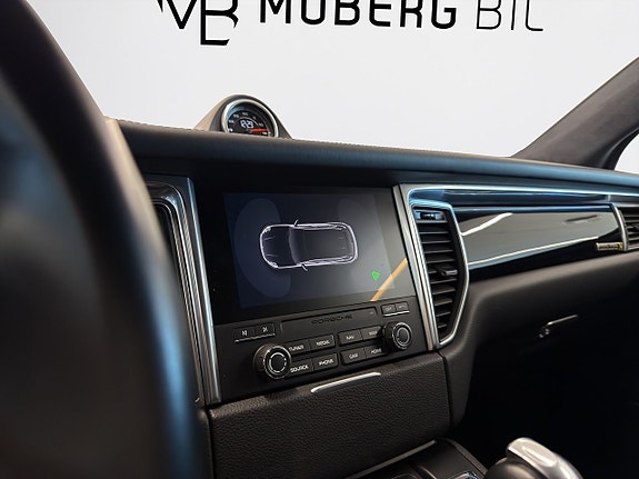 Porsche Macan Turbo 23 of 23