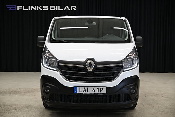 Renault Trafic 12 of 26