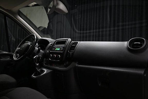Renault Trafic 24 of 26