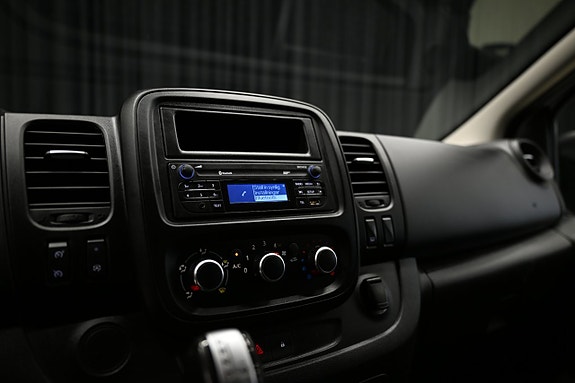 Renault Trafic 23 of 26