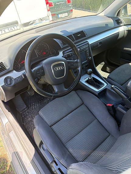 Audi A4 4 of 9