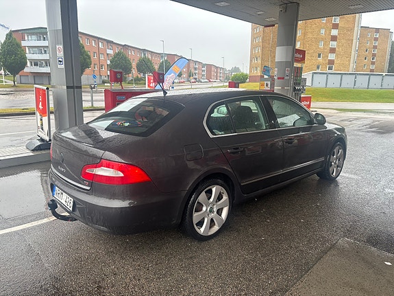 Skoda Superb 3 of 7