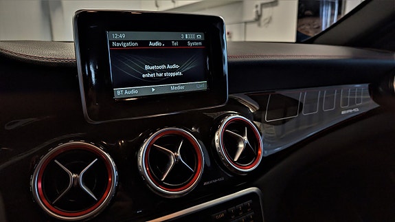 Mercedes-Benz GLA45 17 of 30