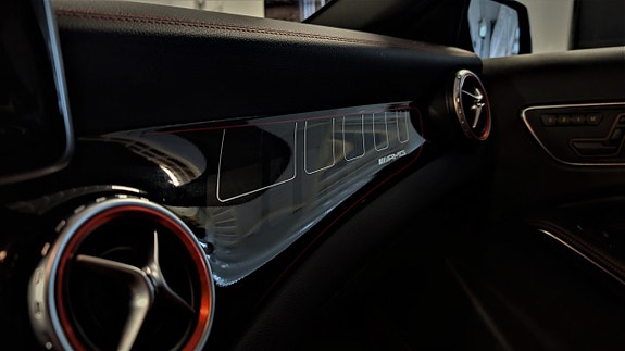 Mercedes-Benz GLA45 16 of 30