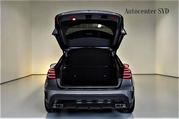 Mercedes-Benz GLA45 7 of 30