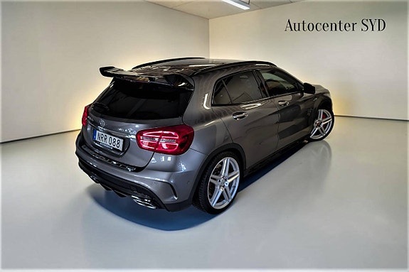 Mercedes-Benz GLA45 6 of 30