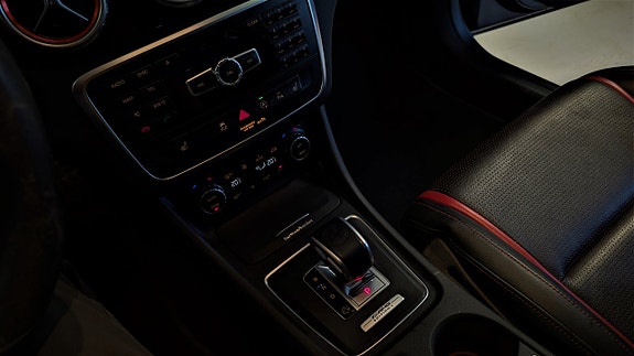 Mercedes-Benz GLA45 14 of 30