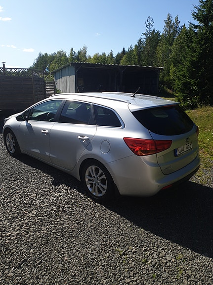 Kia Ceed 2 of 5