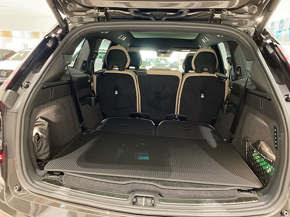 Volvo EX90 13 of 14