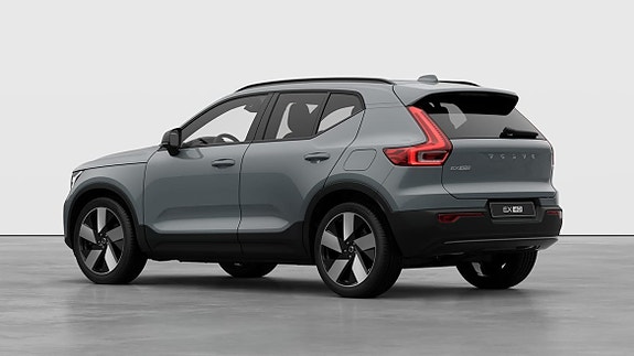 Volvo EX40 7 of 8