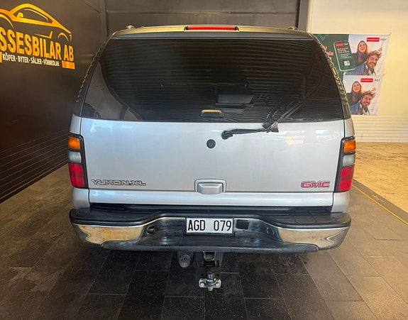 GMC Yukon 10 of 24