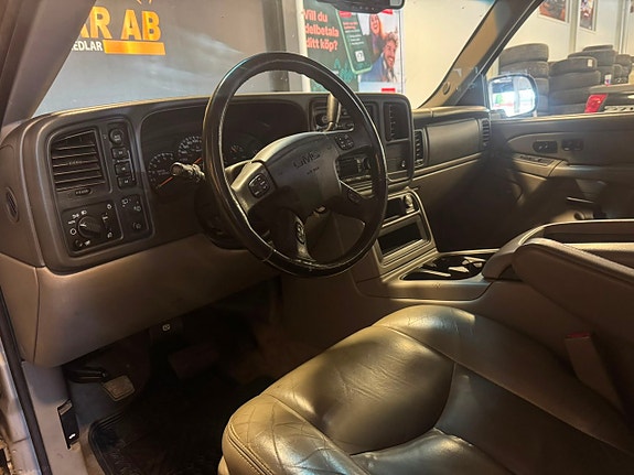 GMC Yukon 18 of 24
