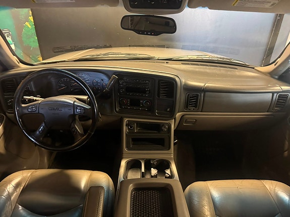 GMC Yukon 21 of 24