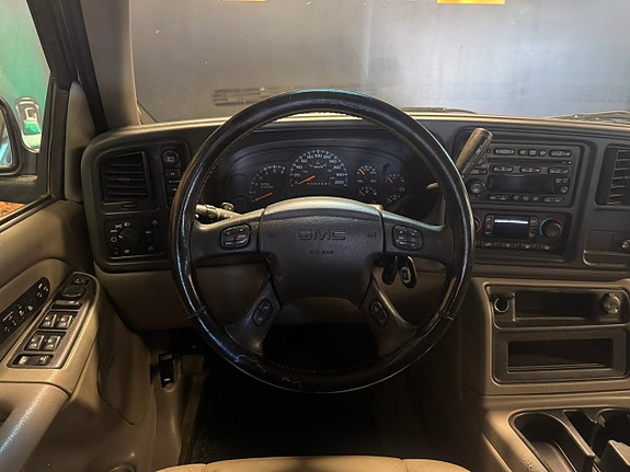 GMC Yukon 22 of 24