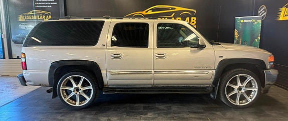 GMC Yukon 13 of 24