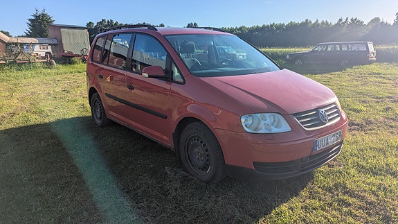 Volkswagen Touran 4 of 9