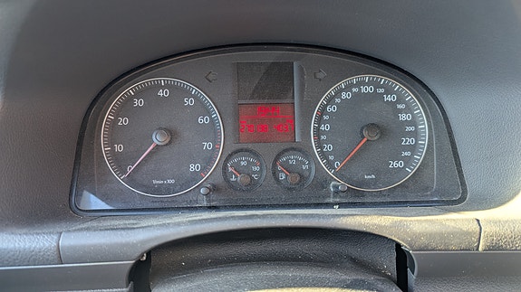 Volkswagen Touran 5 of 9